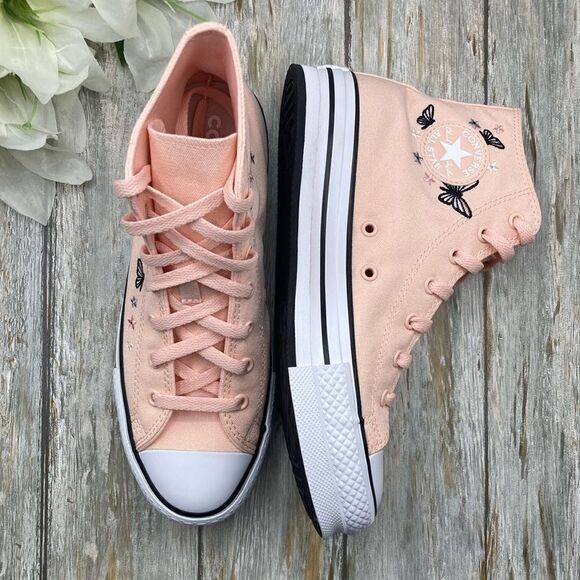 Women’s Converse Chuck Taylor All Star Butterflies Hightop Sneaker Shoes Size 8 - Picture 1 of 10